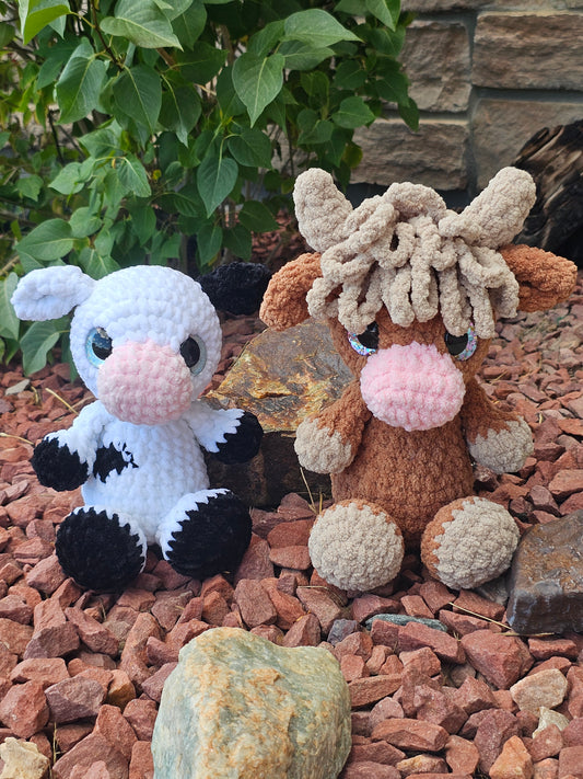 ** PATTERN**Harper the Highland Cow and Chloe the Cow Pattern